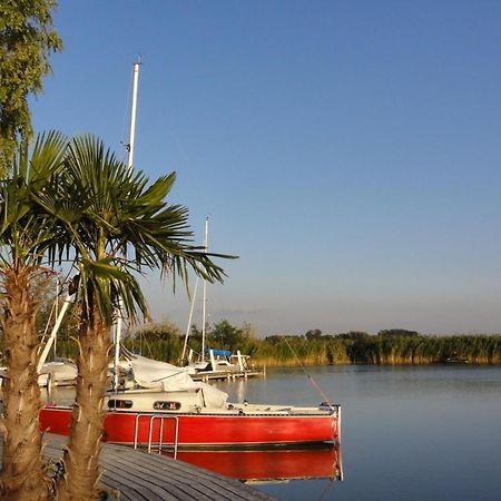 ويدن ام سي Hoteldorf Seepark Weiden المظهر الخارجي الصورة